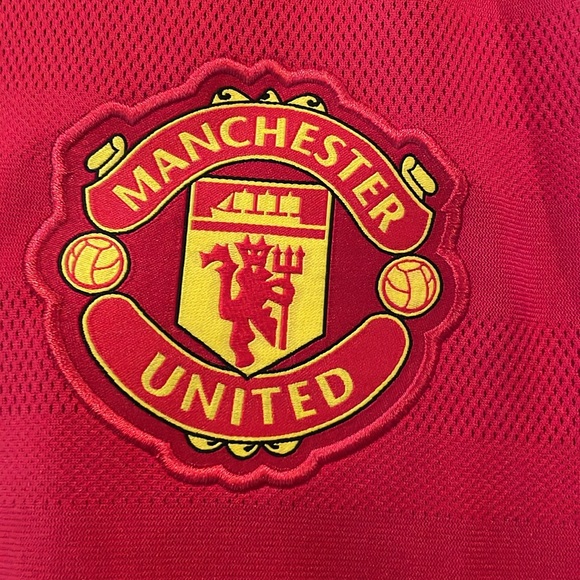 Manchester United jersey - Picture 2 of 5